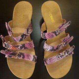 Vionic Dwyn Wedge Sandal Orthaheel Slide Slip On Pink SnakeSkin Strappy 9 Wide